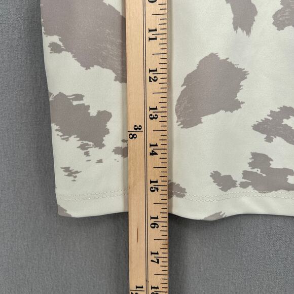 BEACH RIOT Ruby Crop Tank Womens M Taupe Cow Print Racerback V Neck Athleisure - Picture 12 of 14